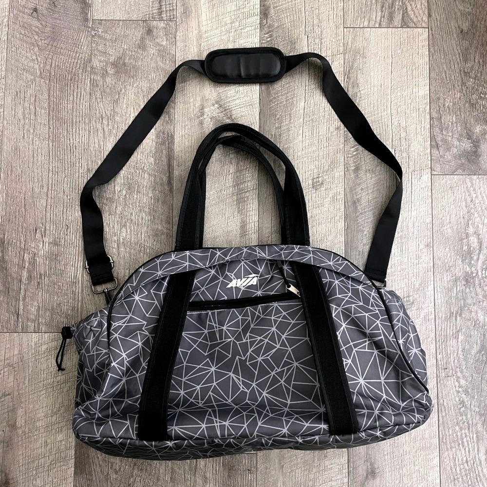 Avia Womens Grey Geometric Triangle Print Gym Duffle Bag with Shoulder Strap